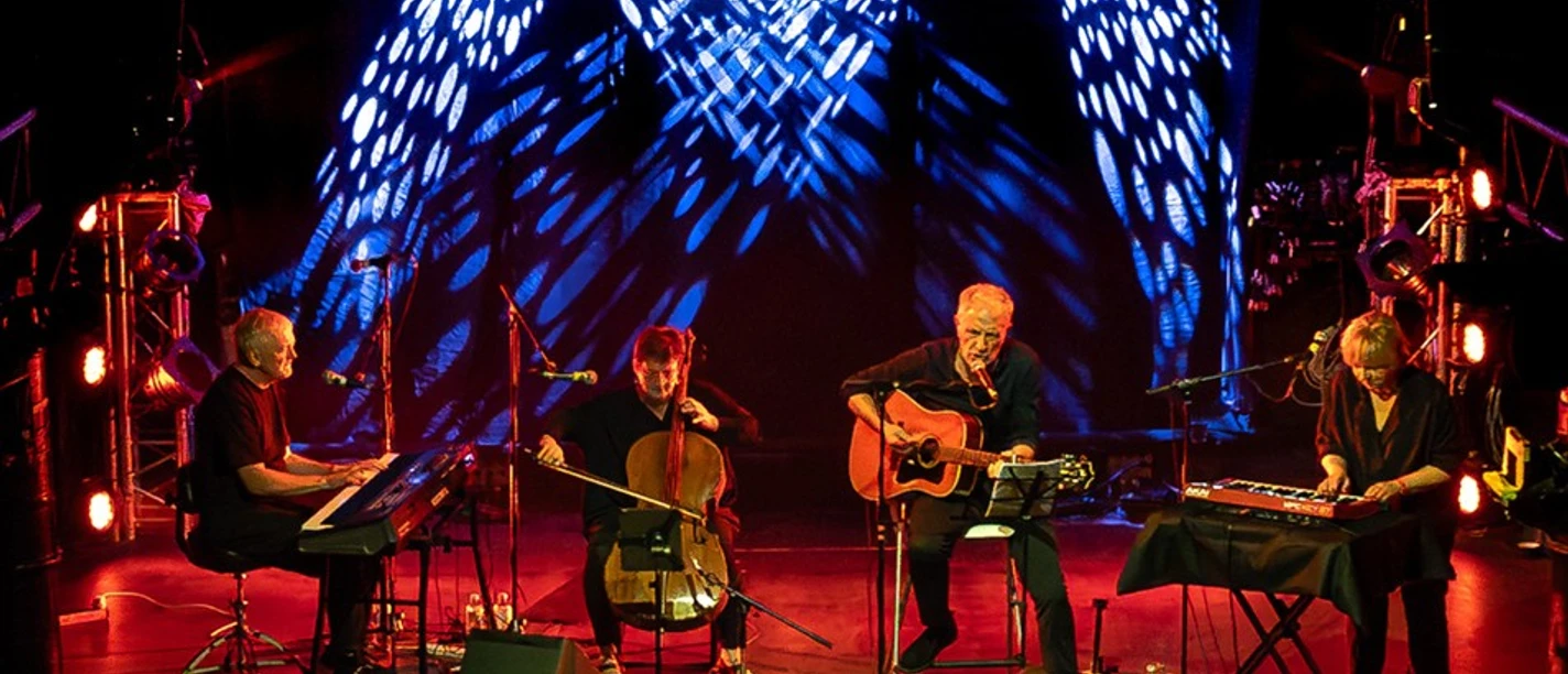 latin_quarter_acoustic.jpg
