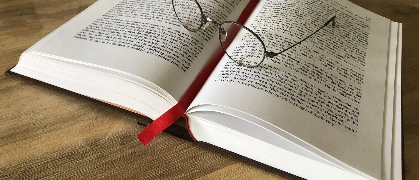 iphotoklick-a-book-3607777_1920