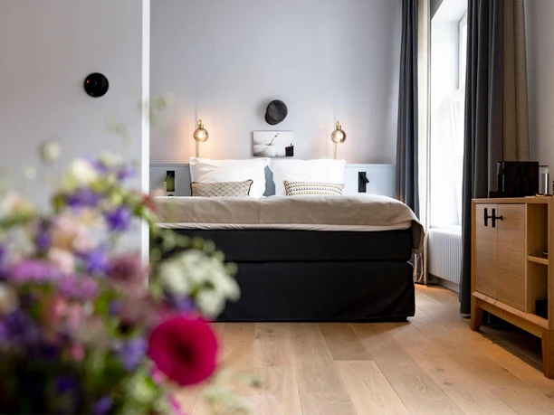 Petuh_LeGrand_Bett Petuh_LeGrand_Bett