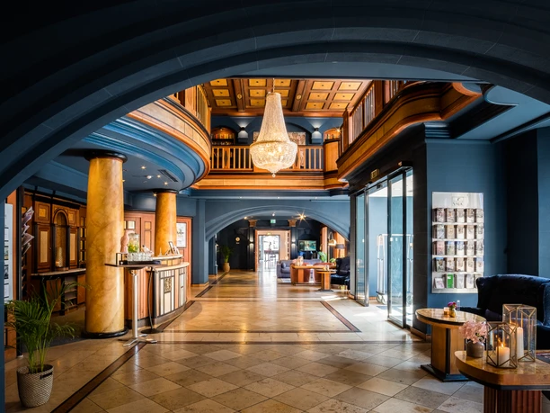 VanderValkHotelHildesheim_Hotelhalle.jpg