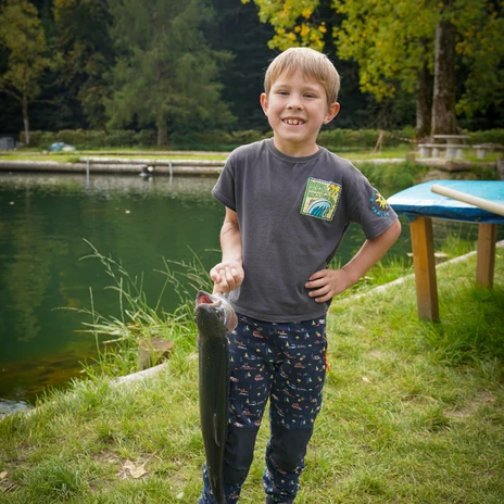 Fischerparadies Willisau-die grösste Forelle.jpg