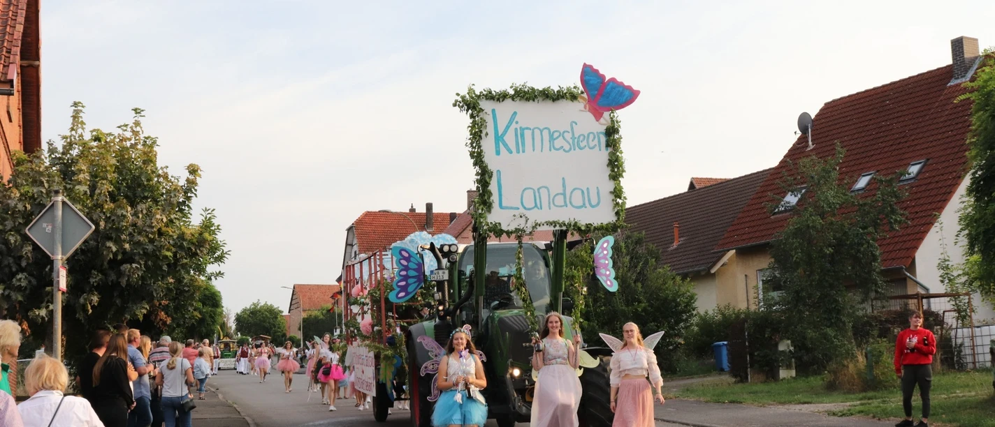 Umzug beim Landauer Kram- und Viehmarkt
