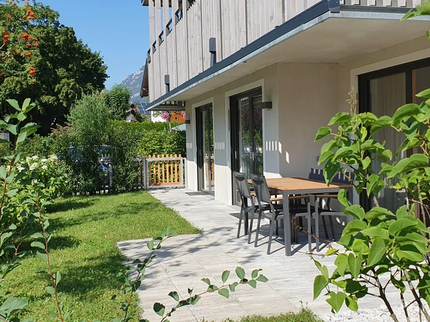 Terrasse und Garten Alpenlodge Leo Terrasse und Garten Alpenlodge Leo