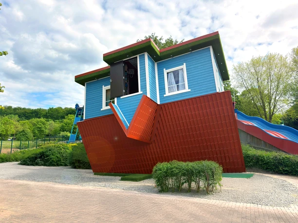 Funtis verkehrtes Haus ©SchiederSee.jpg