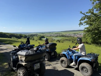 Mit dem Quad unterwegs in Weilmünster Drei Quads in der Natur vor den Toren Weilmünster