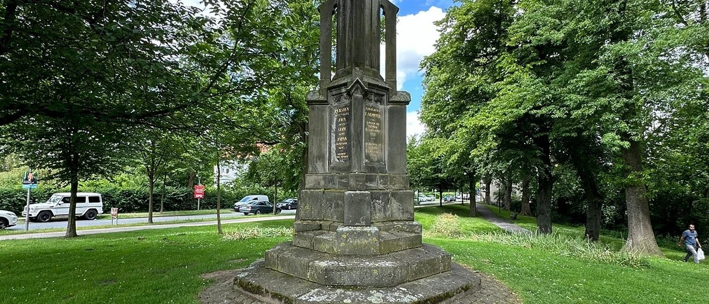 Engelbert Kaempfer Denkmal