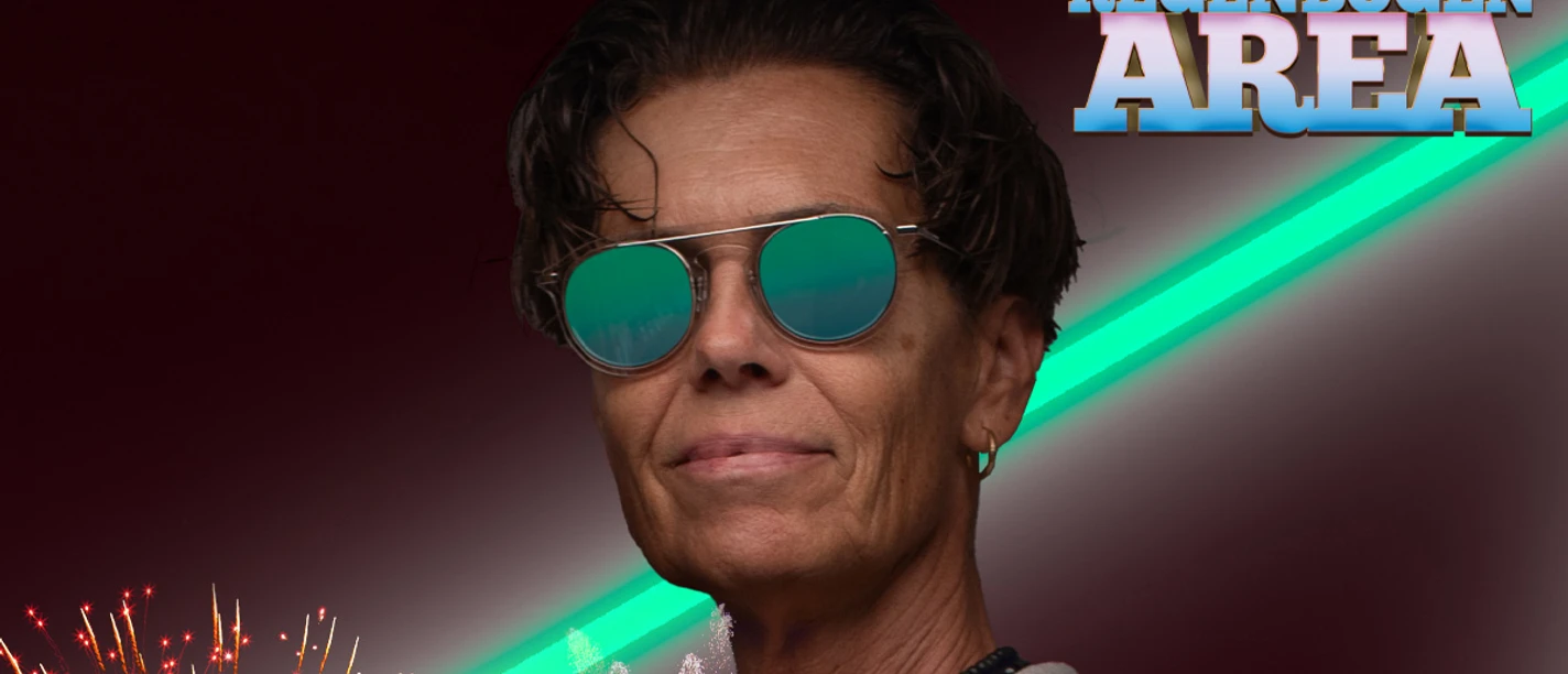 Person mit Sonnenbrille, Text: DJ Thunderpussy, MUF'26, Regenbogen Area.