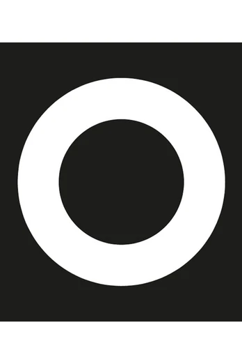 Wegszeichen des Koerfer-Wegs Schwarz-weißer Kreis auf quadratischem Hintergrund, vemutetes Wegzeichen des Koerfer-Wegs.