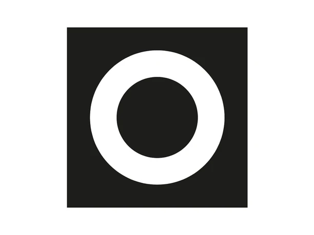 Wegszeichen des Koerfer-Wegs Schwarz-weißer Kreis auf quadratischem Hintergrund, vemutetes Wegzeichen des Koerfer-Wegs.