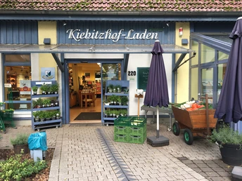 Eingang des Kiebitzhof-Ladens in Gütersloh
