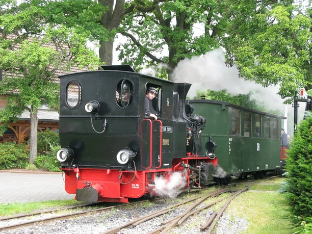 Dampfkleinbahn Mühlenstroth Gütersloh Dampflokomotive bei der Dampfkleinbahn Mühlenstroth in Gütersloh