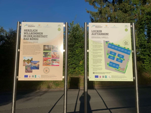 Informationstafeln am Wohnmobilstellplatz Brunnengärten in Bad König.