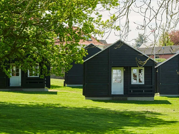 Hytter udefra 1024x576 ©Danhostel Haderslev