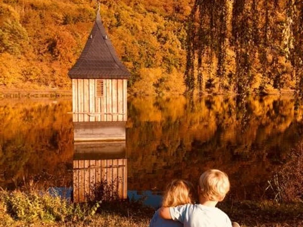 Kinder am See in Nieder-Werbe im Herbst
