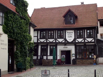 Das Bild zeigt Gebäude in der oberen Altstadt.