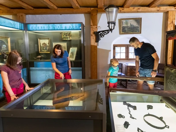 Im Museum sächsisch-böhmisches Erzgebirge erwartet die Besucher spannende Einblicke in die Geschichte der Region beidseits der Grenze. Außerdem gibt es interessante Gegenstände zur Stadtgeschichte Marienbergs zu entdecken.