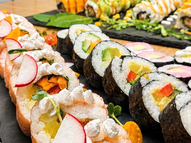 SushiDeluxe-5.jpg