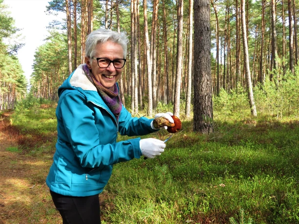Martina Borchardt Pilzwanderung.jpg Martina Borchardt Pilzwanderung.jpg