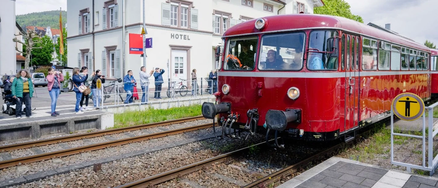 150 Jahre Renchtal: Fahrt mit dem historischen Schienenbus