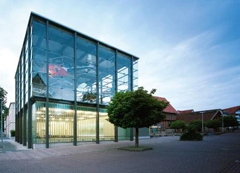 Bückeburg - Hubschraubermuseum Das Bild zeigt das Hubschraubermuseum von Außen.