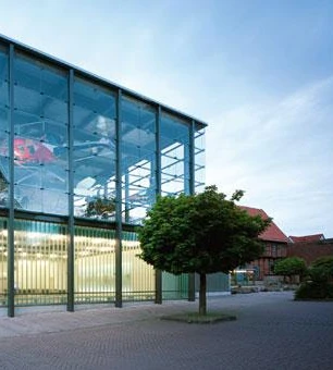 Bückeburg - Hubschraubermuseum Das Bild zeigt das Hubschraubermuseum von Außen.