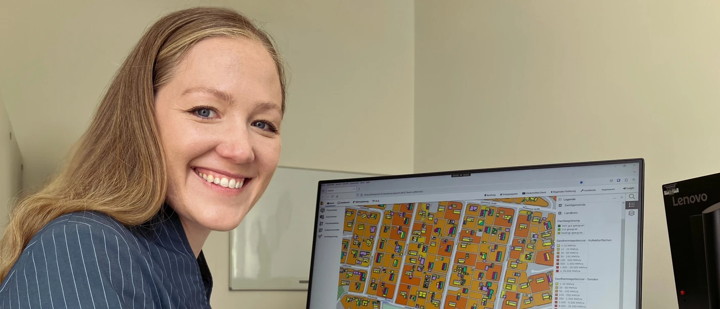 Ronja Röckemann präsentiert das Klimaportal.jpg