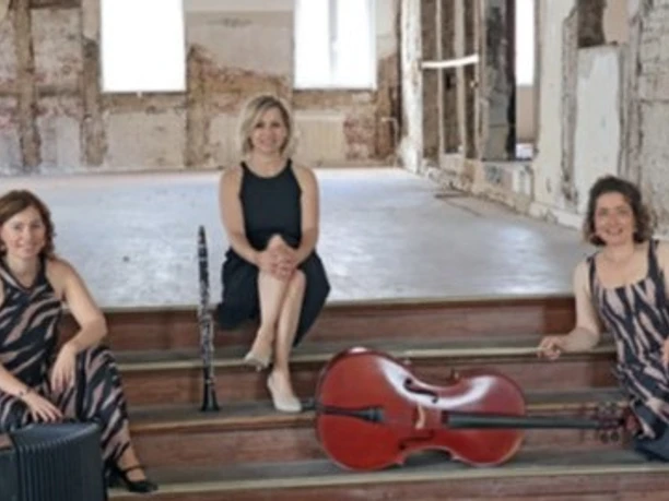 Trio con abbandono.jpg