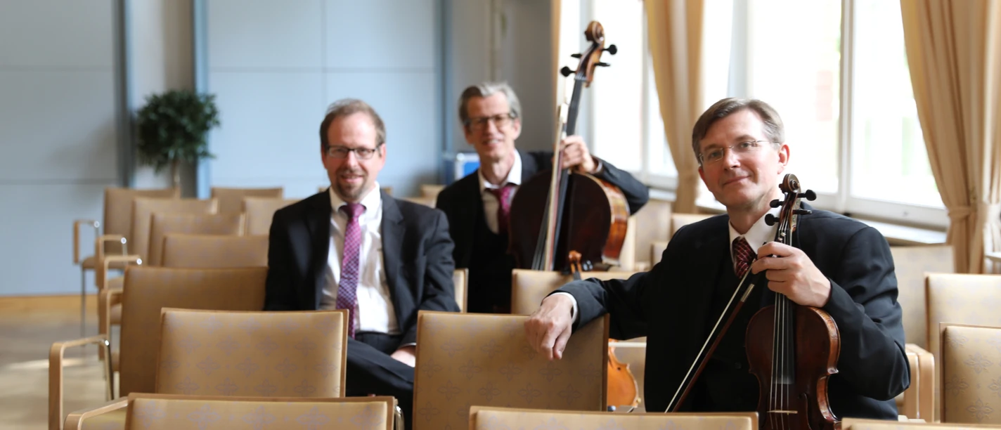 Barockschloss-Rammenau-Trio-Vivace © Chursächsische Philharmonie.jpg Barockschloss-Rammenau-Trio-Vivace © Chursächsische Philharmonie.jpg