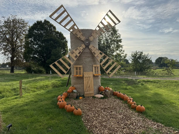 Brb_Kürbishof_Boie_Windmühle.jpeg