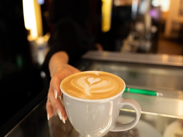 kaffee-herz-cafe-cup kaffee-herz-cafe-cup