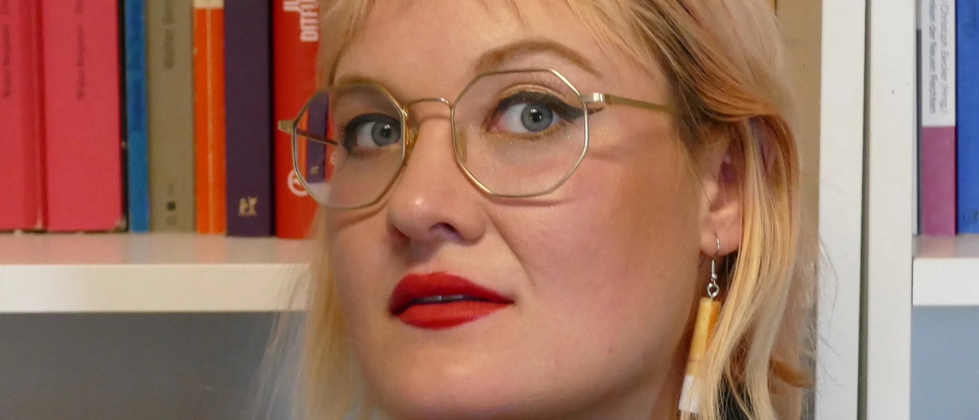 0_Veronika-Kracher(c)Nils-Grünwald.jpg Porträt Veronika Kracher