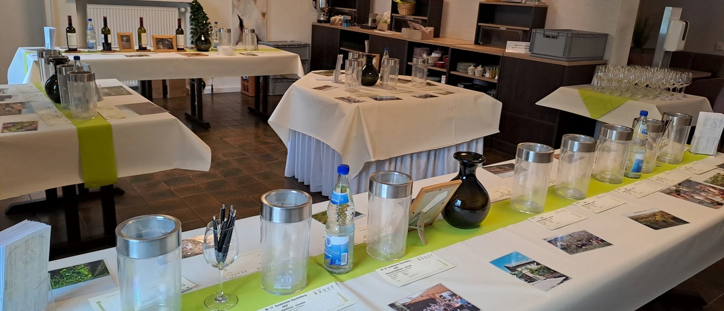 event10356.jpg Bild zur Veranstaltung Bio-Weinprobe Weingut Achim Bauer im Isselhorster Landhaus