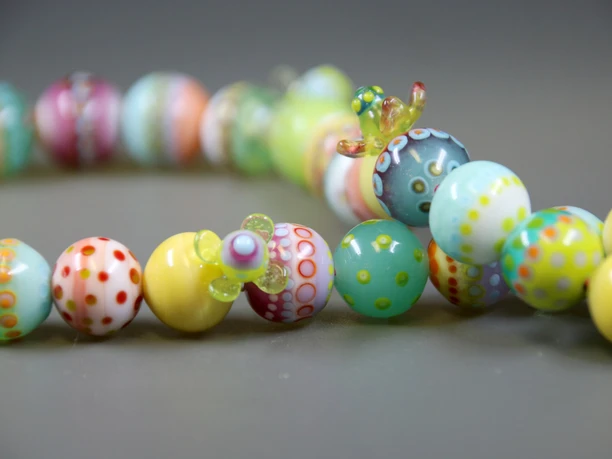Schmuck_Blumenpolka2_Manuela Wutschke.jpg