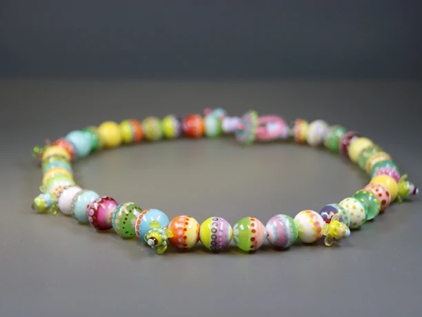 Schmuck_Blumenpolka1_Manuela Wutschke.jpg
