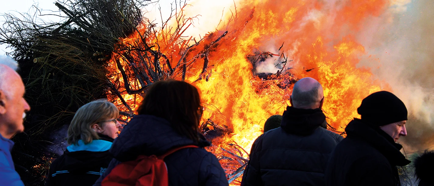 Osterfeuer.jpg Osterfeuer.jpg