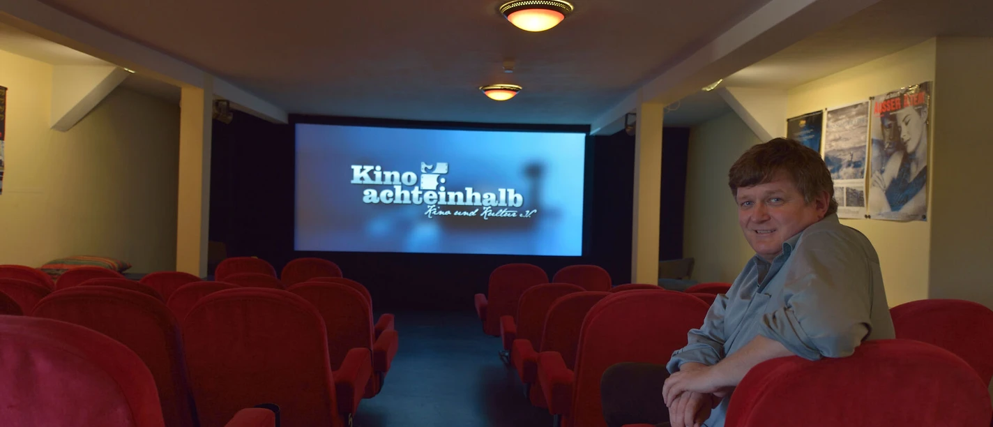 Kino achteinhalb.jpg