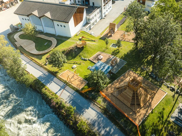 Spielplatz Fieschertal im Sommer in der Aletsch Arena