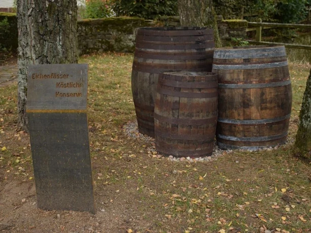 Station: Eichenfässer