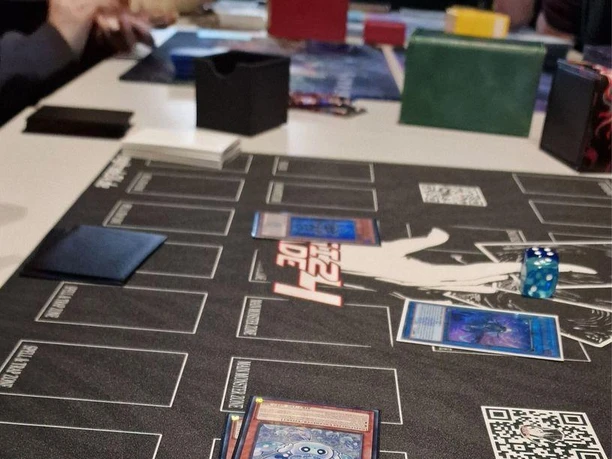 Yu-Gi-Oh! und Pokemon - Edison Duel