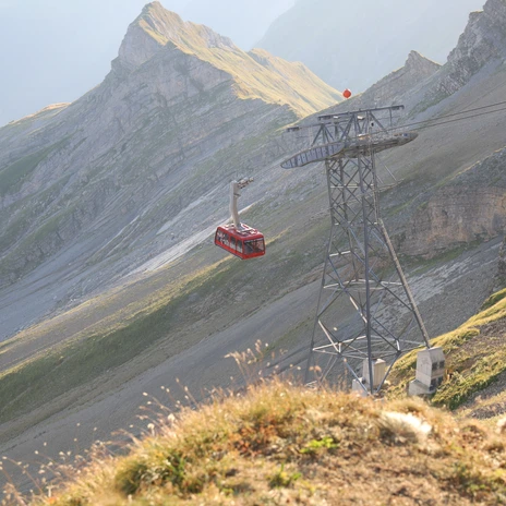 Innert sieben Minuten fährt die Luftseilbahn auf das Brienzer Rothorn