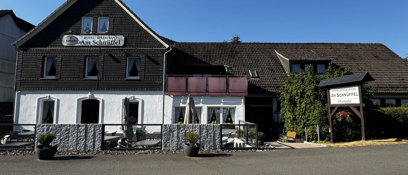 Frontansicht Hotel Restaurant Am Schnüffel Frontansicht Hotel Restaurant Am Schnüffel