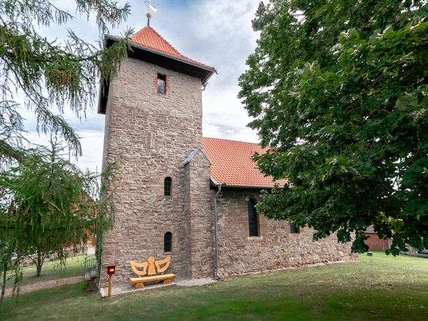 St. Laurentius Church in Darlingerode with the "Angels' Bench"