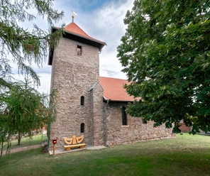 St. Laurentiuskirche in Darlingerode mit Engelsbank