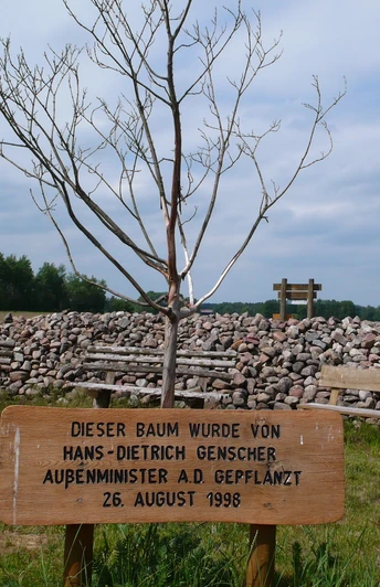 Grenzland Brome Hinweistafel im Grenzland Brome