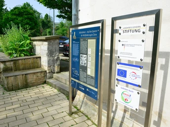 Hinweistafel am Gifhorner Schloss zur Allerhoheit Hinweistafel am Gifhorner Schloss zur Allerhoheit