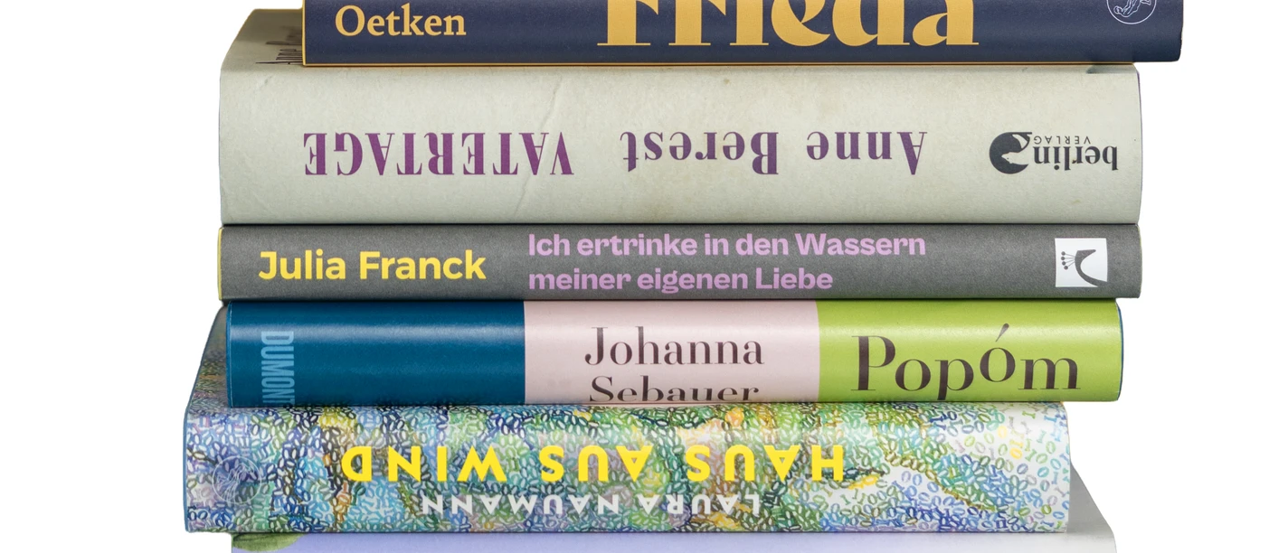 Bücherstapel Herbst 2026 Buchhaus Luethy