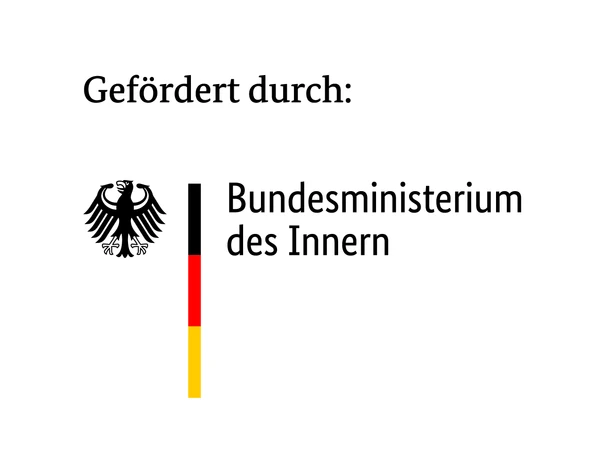 Förderhinweis des Bundesministeriums des Innern mit Bundesadler und Bundestagsbeschluss.