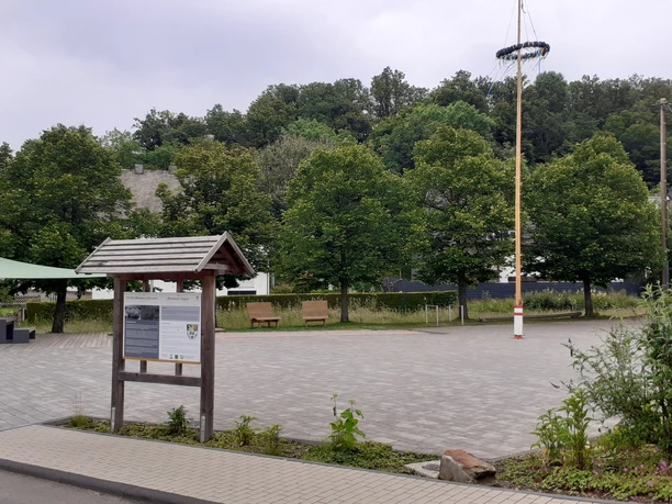 dorfplatz_gernsdorf.jpg dorfplatz_gernsdorf.jpg