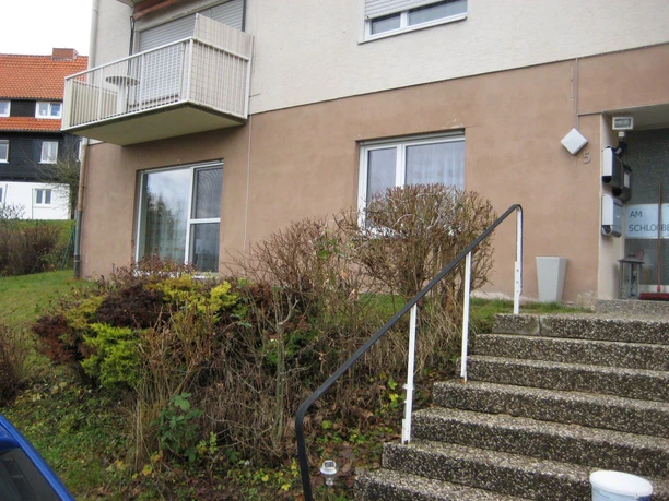 Eingangstreppe - links EG Ferienwohnung Naturoase Eingangstreppe - links EG Ferienwohnung Naturoase