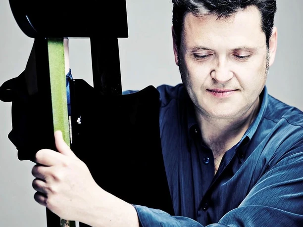 Paul Rivinius @MolinaVisuals